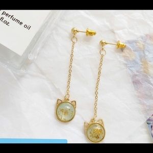 ❤NEW fashion cat green dangle earrings